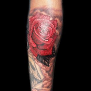 red rose realistic tattoo